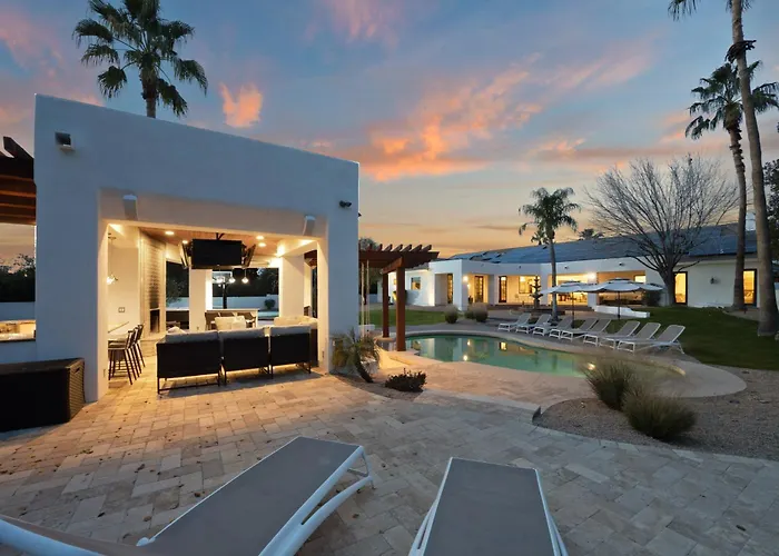 Entertainers Paradise Arcadegolf Simupickleballtheatergymswim-up Bar Ferienhaus Scottsdale